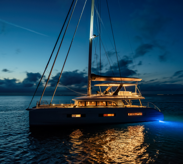 Yacht KINGFISHER V, Lagoon 65 CHARTERWORLD Luxury Superyacht Charters